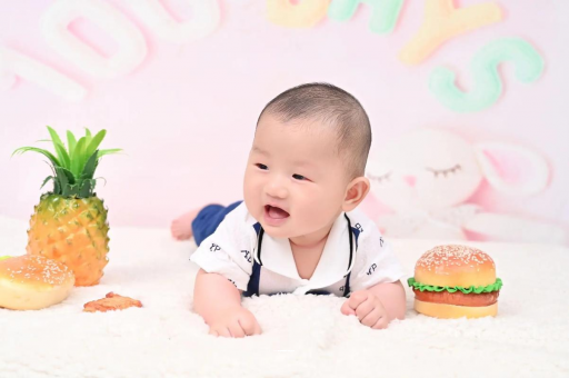 巨野宝宝三个月长牙正常吗